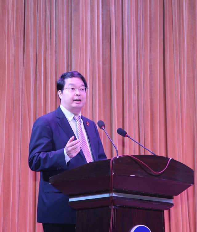 马雄光在闭幕式上讲话